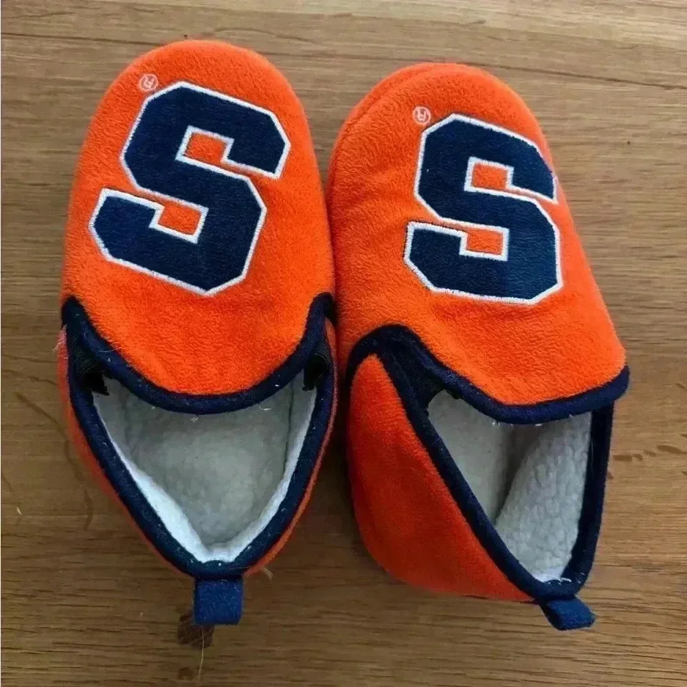 Syracuse slippers - Kids size XL